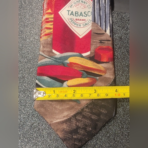 Tabasco Pepper Sauce Novelty Tie 100% Silk Approx 59 inches Long - USA Made - Picture 3 of 11
